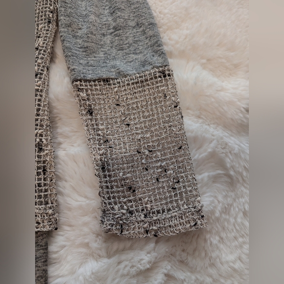 MICHAEL TYLER pullover top with mesh style overlay - Picture 5 of 8